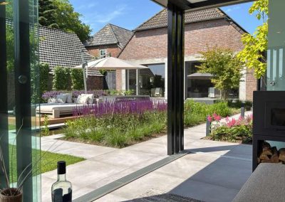 moderne tuin bij karaktervolle dijkwoning sparq tuinen aangesloten bij dutch quality gardens (3)