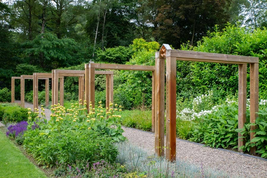 Een pergola (laten) maken voor je tuin + 47 voorbeelden